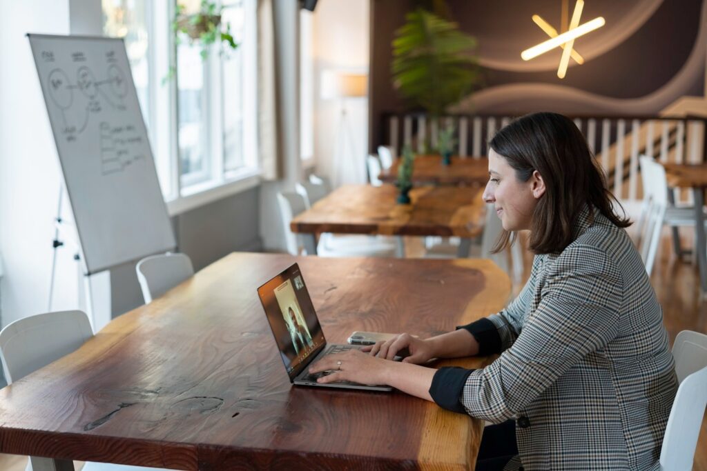 Why Audience Engagement is Key to E-commerce Success Featured Image 3 1024x683